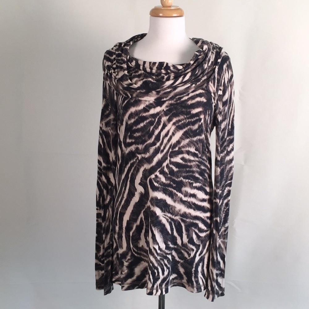 Karen Kane Women’s Blouse  Size M Animal Print